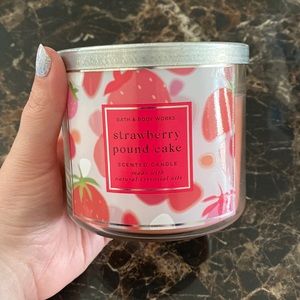 Bath and Body: Strawberry Pound Cake Candle